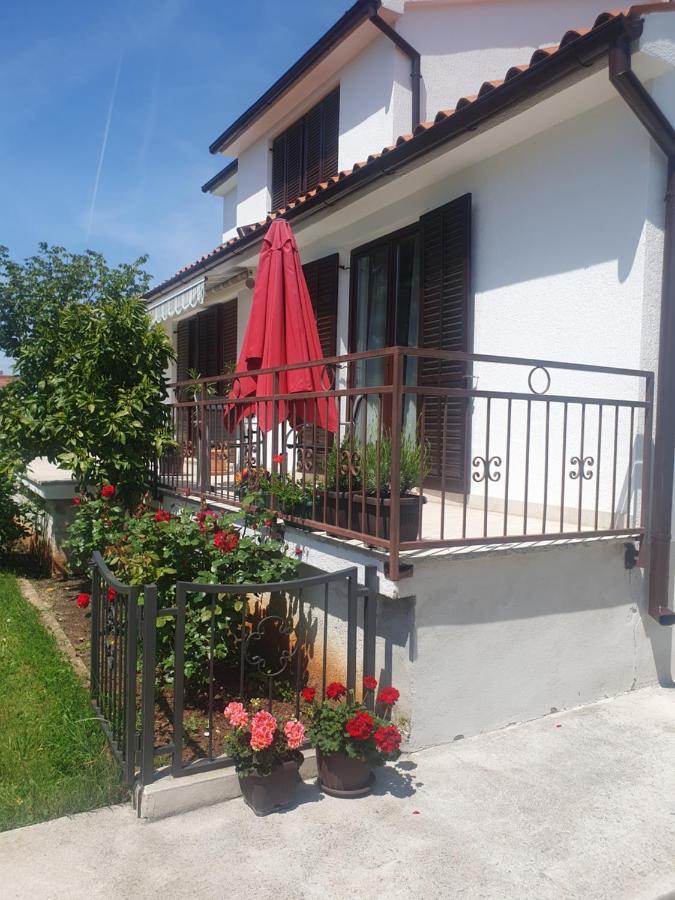 Apartment Vesna For 2, Free Parking And Wi-Fi Пула Экстерьер фото